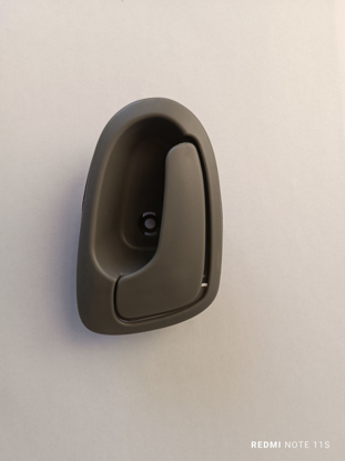 تصویر از دستگیره داخلی تیبا طوسی بی نی سی راست