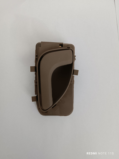 تصویر از دستگیره داخلی 405 و پارس سال بژ تیره فرنام چپ