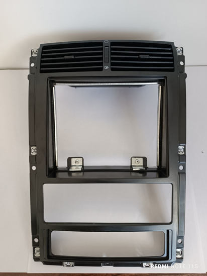 تصویر از پنل مرکزی داشبورد 405 با دریچه های هوا فرنام